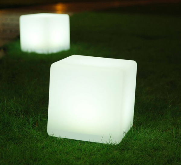 Cube lumineux mise en scène